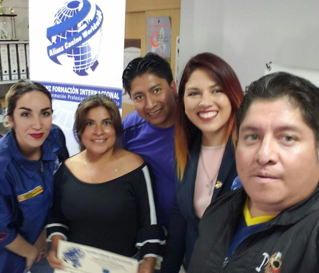 Alumnos Alianz Ecuador y Alianz Argentina de Peluquería Canina con Beca Alianz 2018 viajan a España para recibir su formación