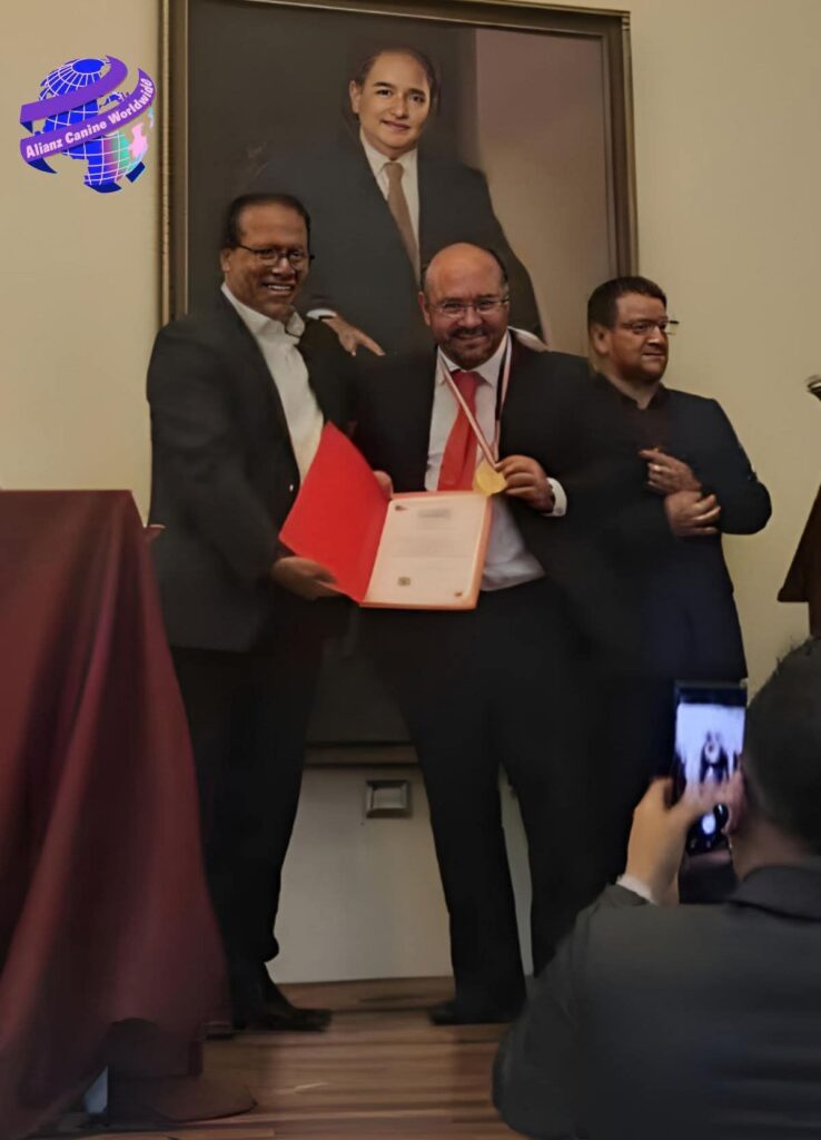 Congreso del Perú reconoce a destacados cinólogos de la Federación Cinológica Peruana